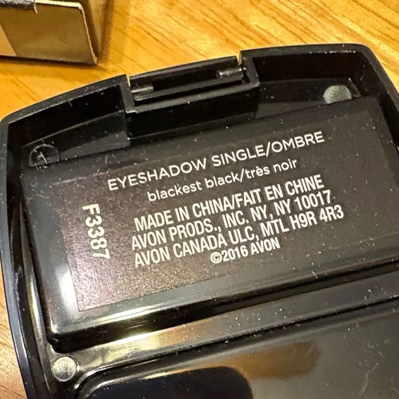 Avon True Color Single Eyeshadow - Black - Picture 3 of 3